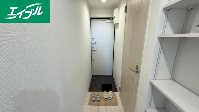 物件内観写真14　(玄関)