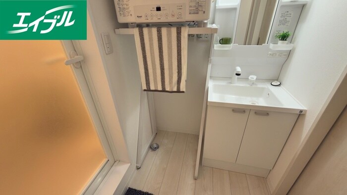 物件内観写真16　(洗濯機置場)