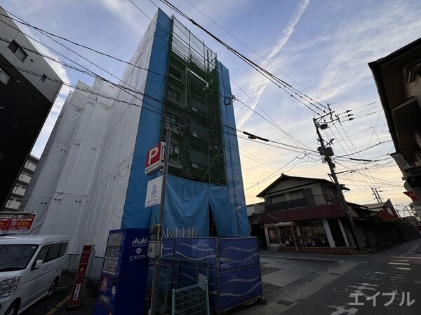 建築中