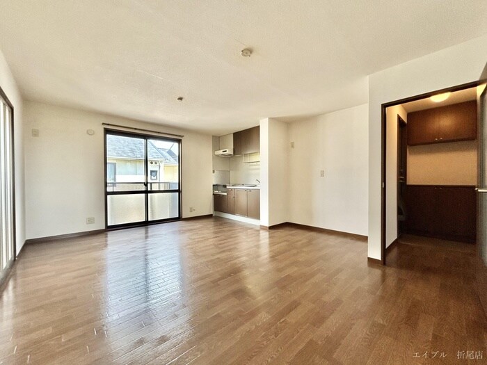 物件内観写真2　(居室)