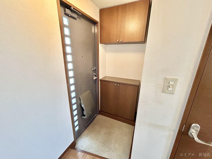 物件内観写真9　(玄関)