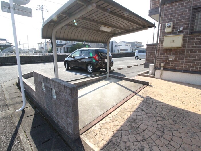 物件外観写真4　(駐輪場)