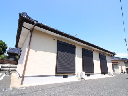 サンライズ東八田１号棟外観写真