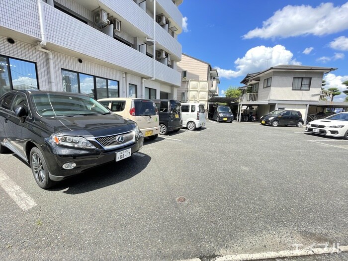 物件外観写真3　(駐輪場)