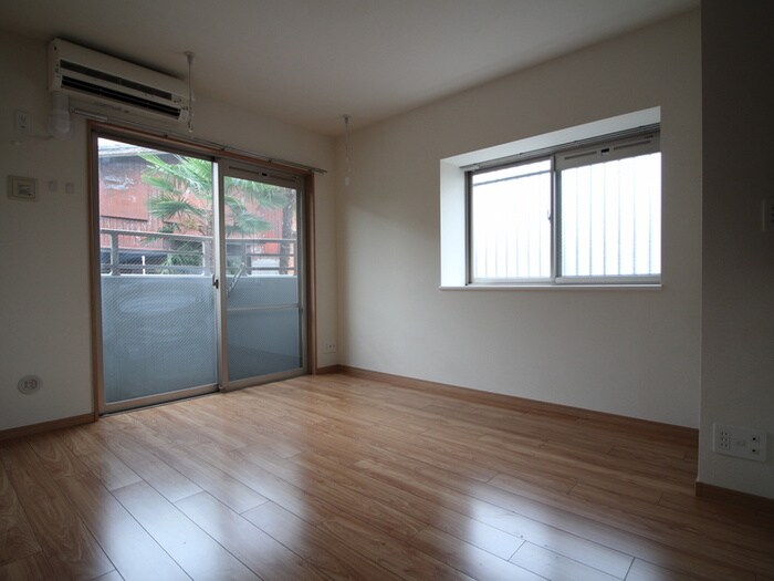 物件内観写真4　(居室)