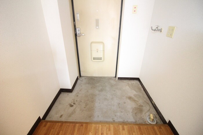 物件内観写真15　(玄関)
