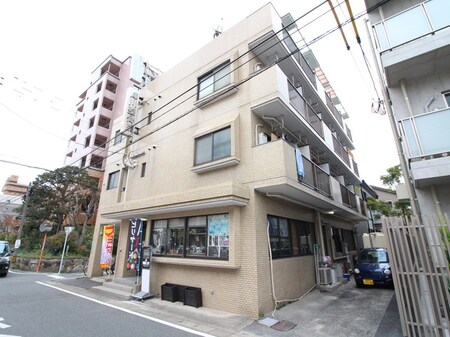 陣川ビル外観写真
