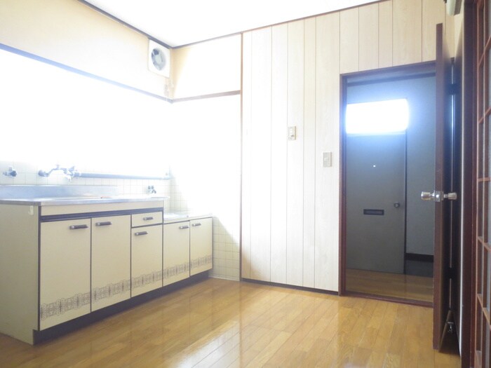 物件内観写真4　(居室)