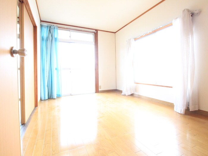 物件内観写真4　(居室)