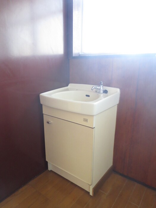物件内観写真8　(洗面)