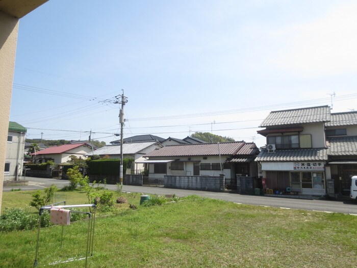 物件内観写真11　(室内からの展望)