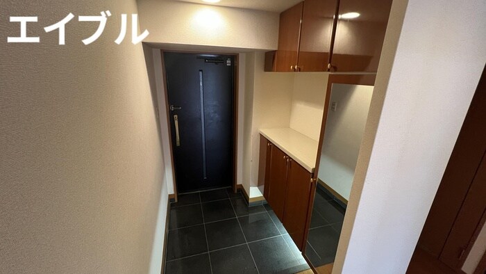 物件内観写真13　(玄関)
