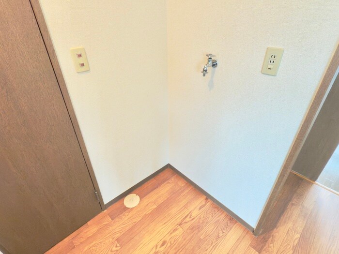 物件内観写真17　(洗濯機置場)