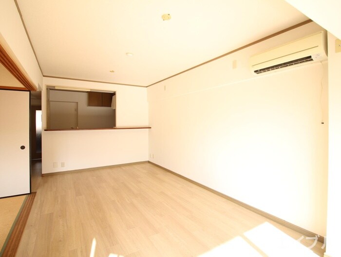 物件内観写真4　(居室)