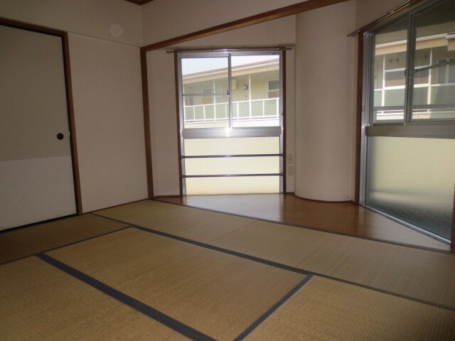 物件内観写真8　(居室)