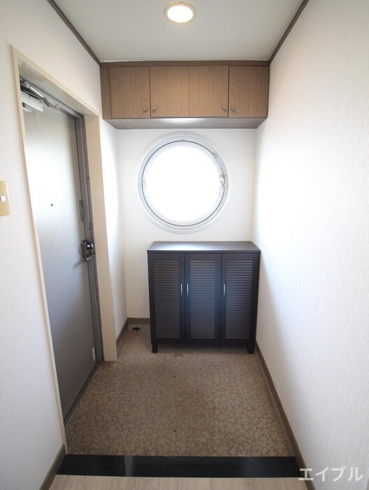 物件内観写真12　(玄関)