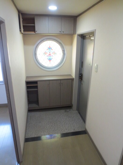 物件内観写真13　(玄関)