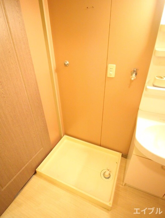 物件内観写真14　(洗濯機置場)