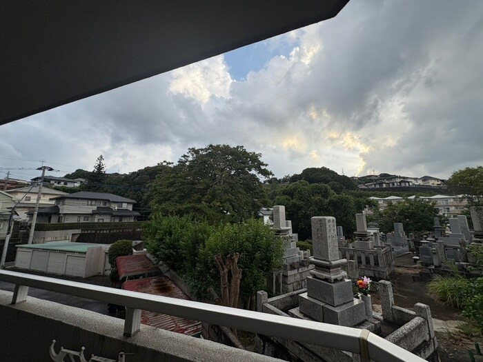 物件内観写真14　(室内からの展望)