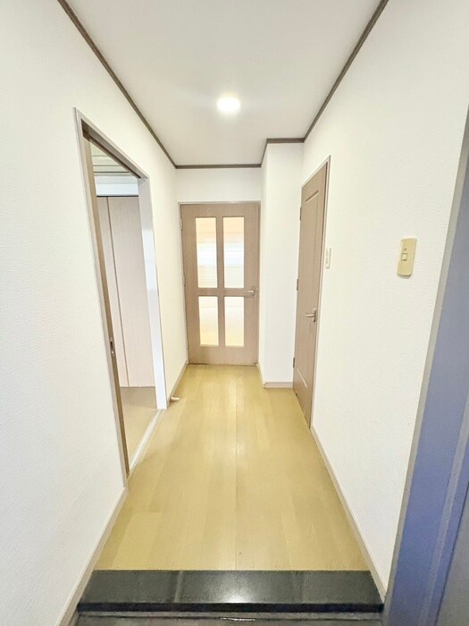 物件内観写真16　(廊下)