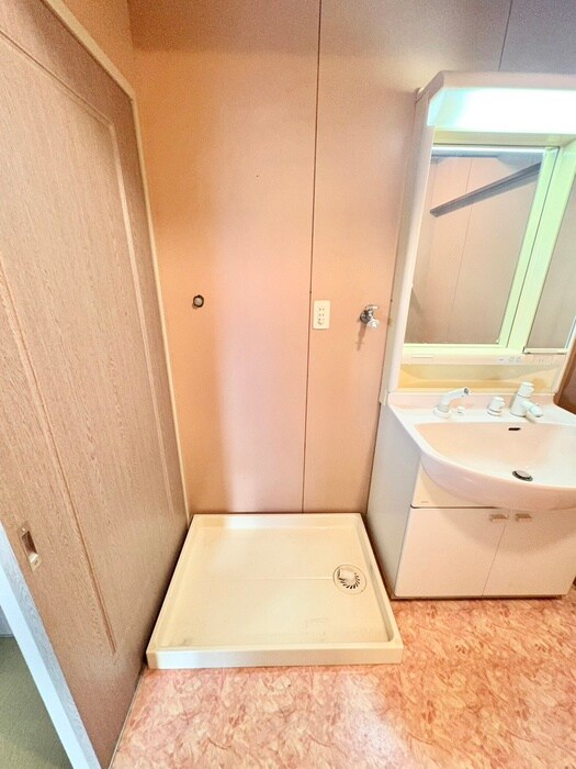 物件内観写真17　(洗濯機置場)