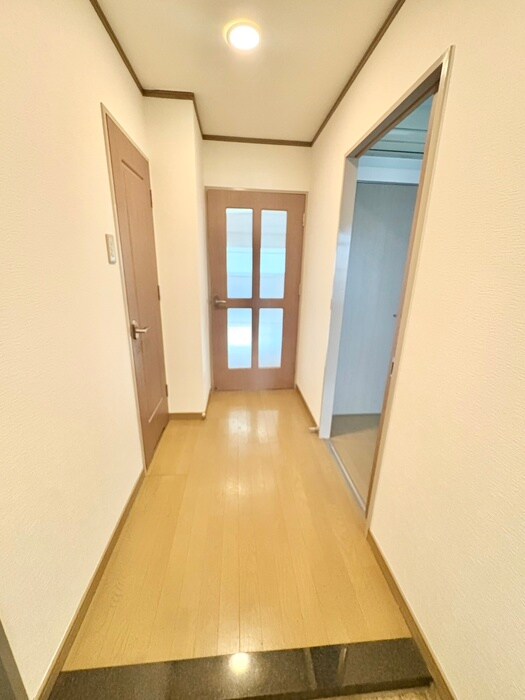 物件内観写真18　(廊下)