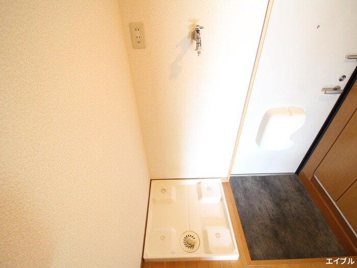 物件内観写真13　(洗濯機置場)