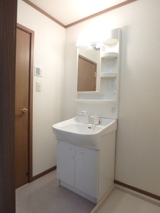 物件内観写真8　(洗面)