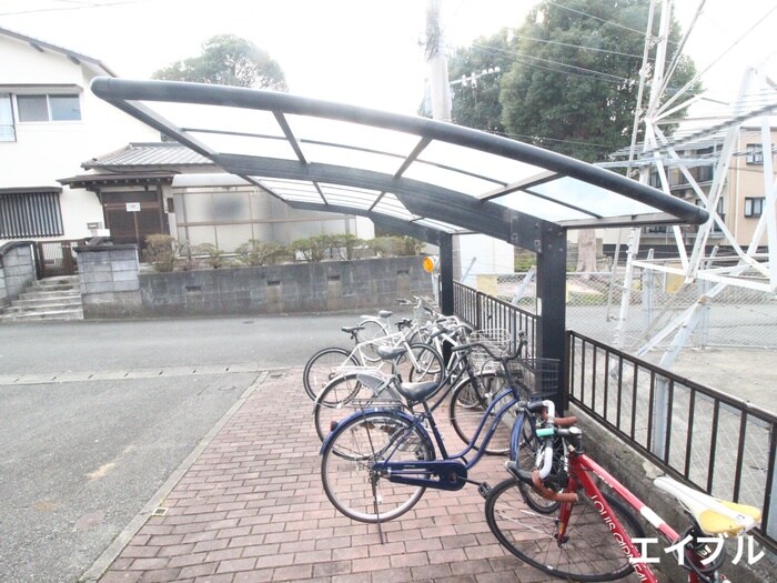 物件外観写真3　(駐輪場)