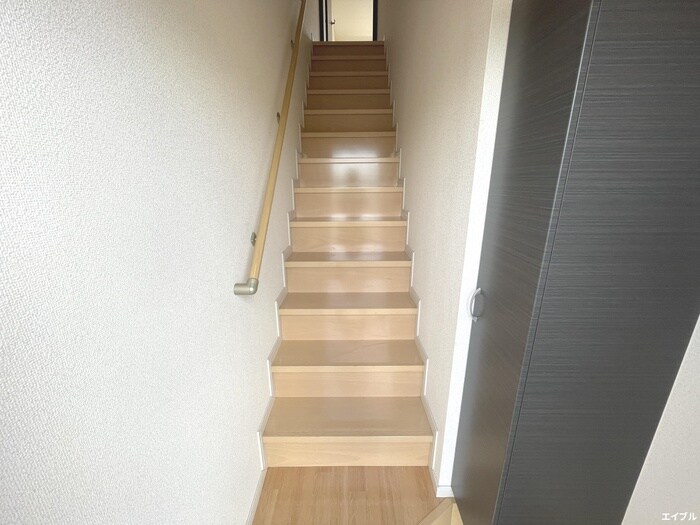 物件内観写真12　(玄関)