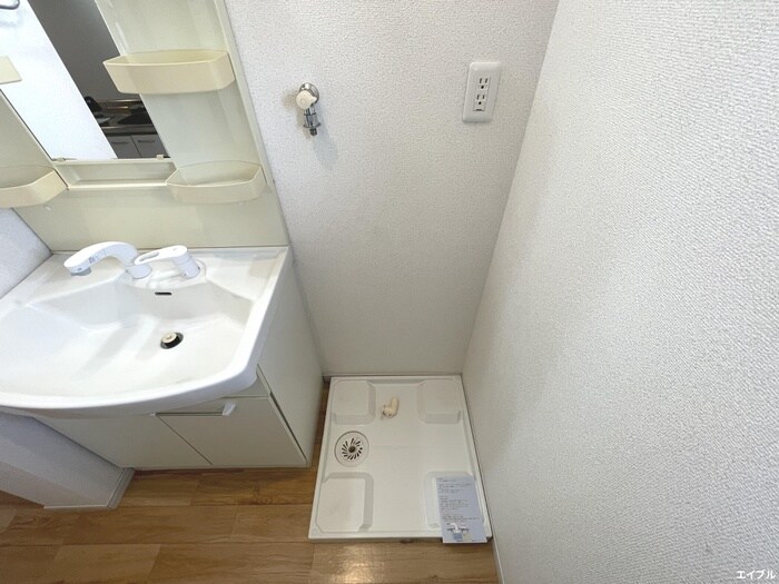 物件内観写真15　(洗濯機置場)