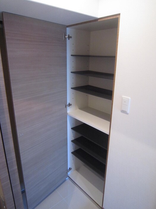 物件内観写真14　(靴箱)