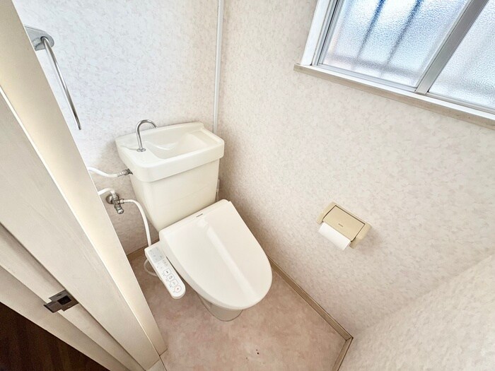 物件内観写真8　(トイレ)