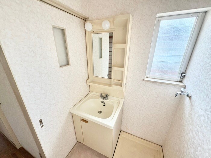 物件内観写真9　(洗面)