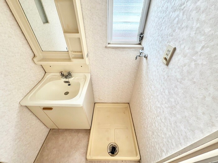 物件内観写真15　(洗濯機置場)