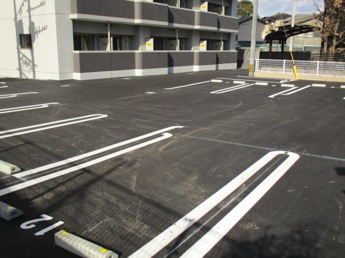 物件外観写真2　(駐車場)