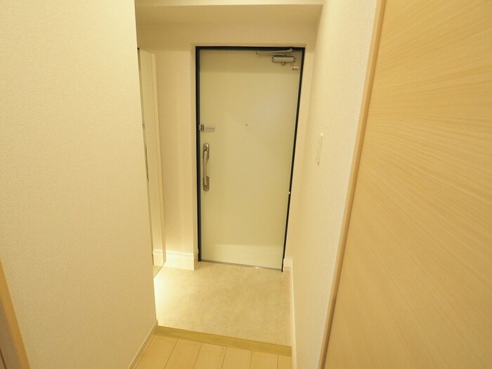 物件内観写真10　(玄関)