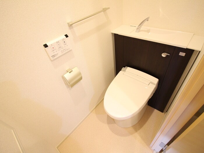 物件内観写真14　(トイレ)