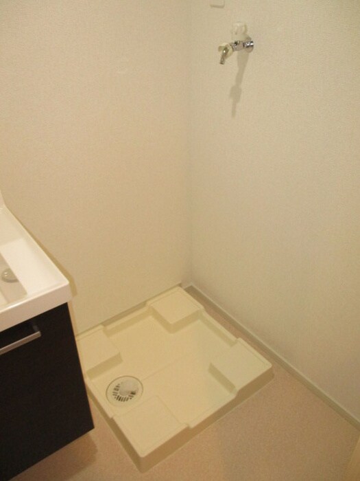 物件内観写真16　(洗濯機置場)