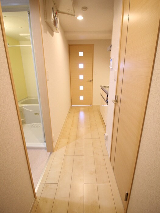 物件内観写真16　(廊下)