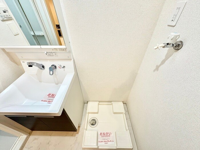 物件内観写真18　(洗濯機置場)