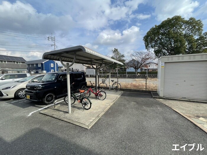 物件外観写真3　(駐輪場)