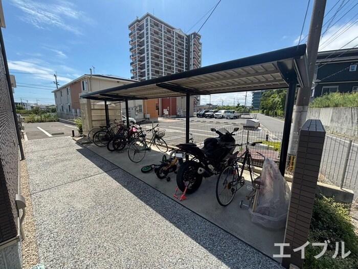 物件外観写真6　(駐輪場)