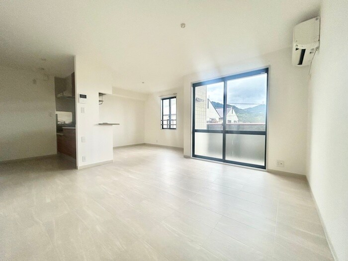 物件内観写真4　(居室)