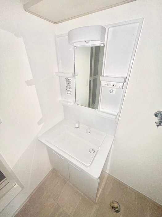 物件内観写真8　(洗面)