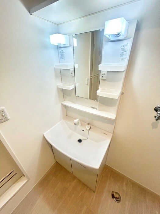 物件内観写真8　(洗面)