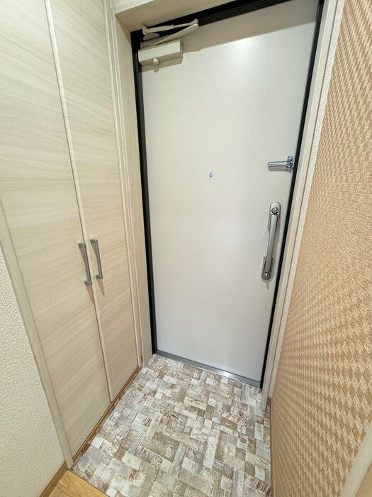 物件内観写真11　(玄関)