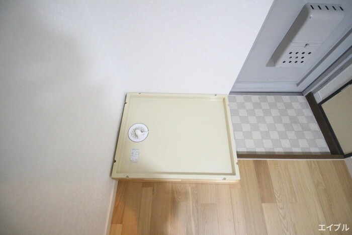 物件内観写真15　(洗濯機置場)