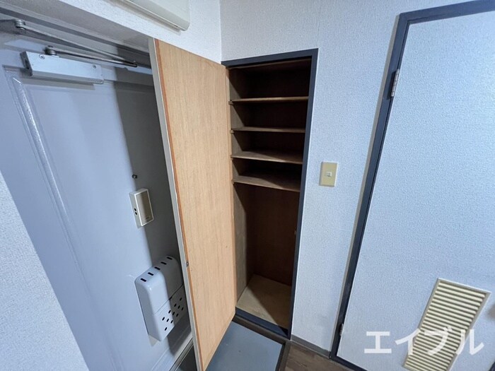 物件内観写真16　(靴箱)