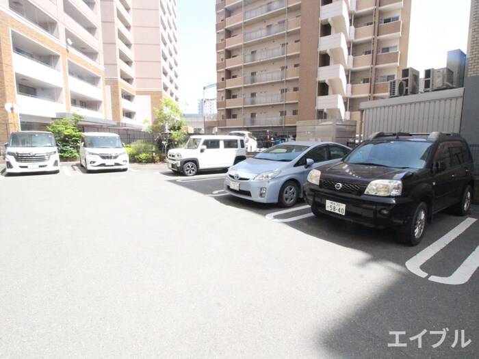 物件外観写真2　(駐車場)